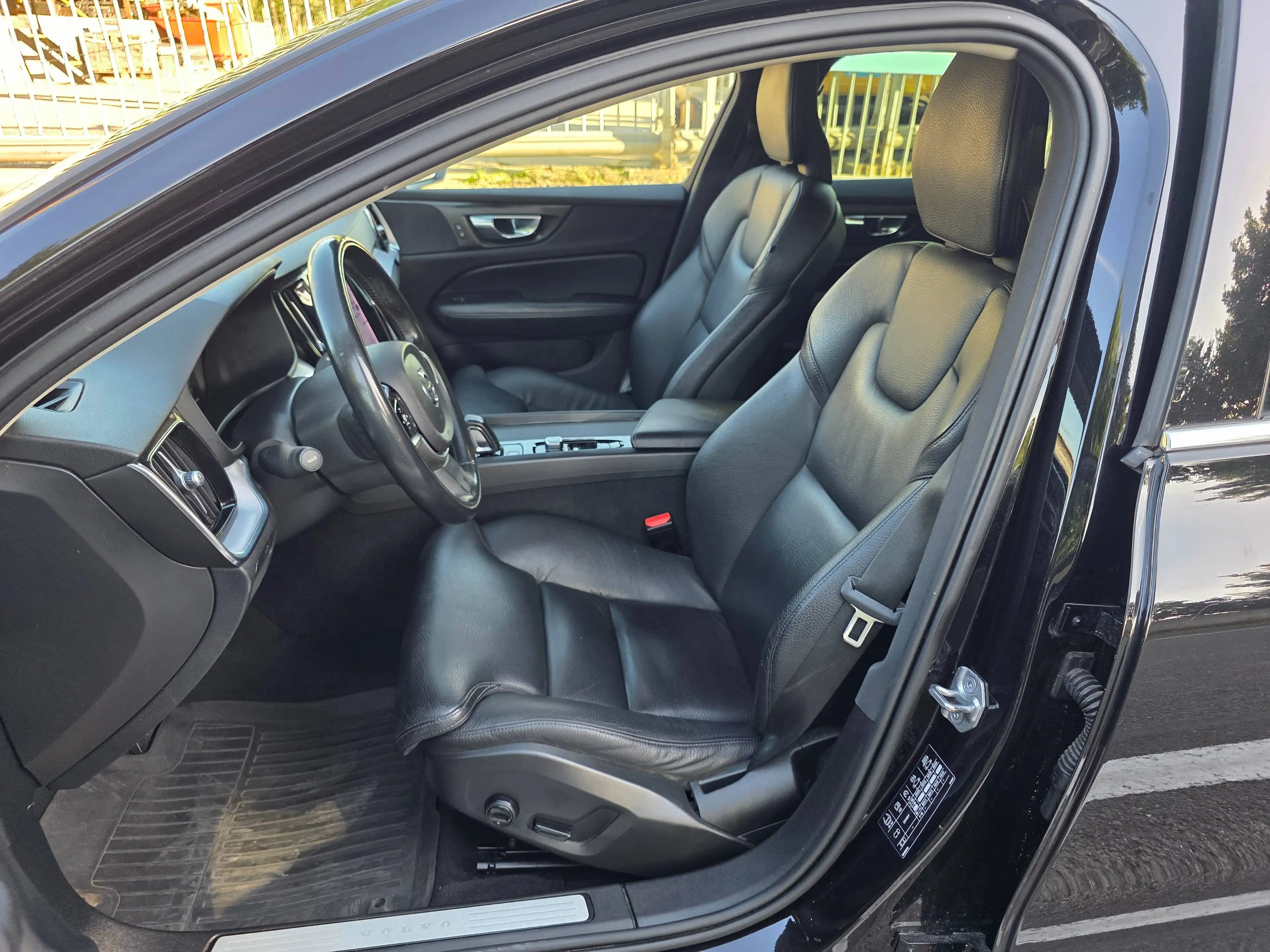 Volvo V60 2.0 B4 Momentum Pro Geartronic 1°EIG. IN ZEER GOEDE STAAT 2021' 121000KM !! DIESEL/HYBRIDE EURO6d !! — photo 13