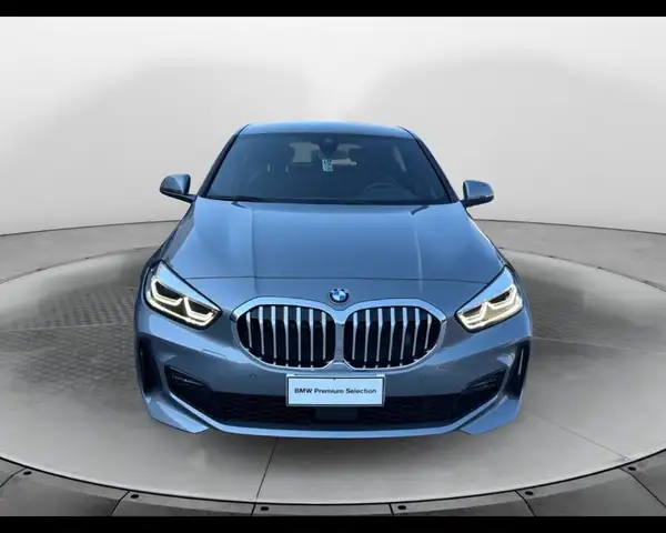 BMW 1 Series view 3