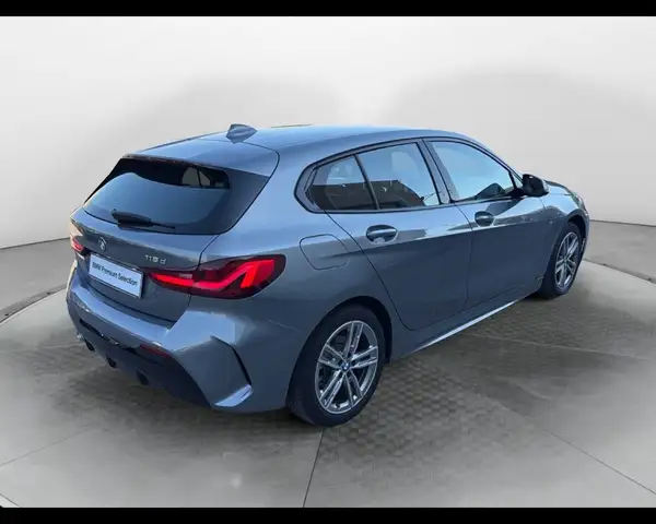 BMW 1 Series view 6
