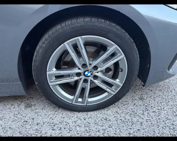 BMW 1 Series view 10