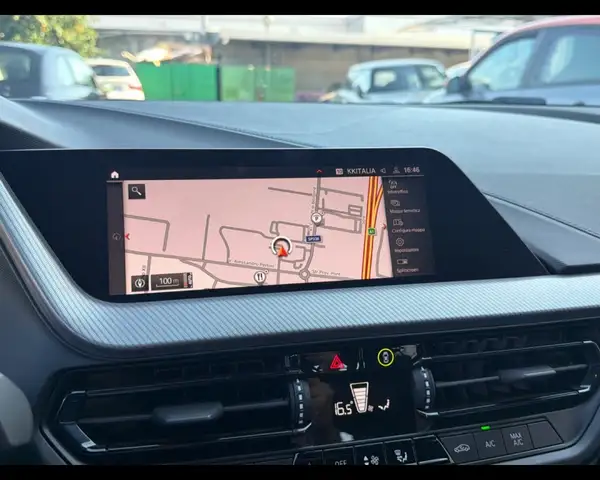 BMW 1 Series view 15