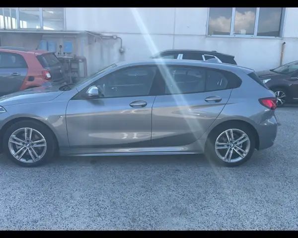 BMW 1 Series view 9