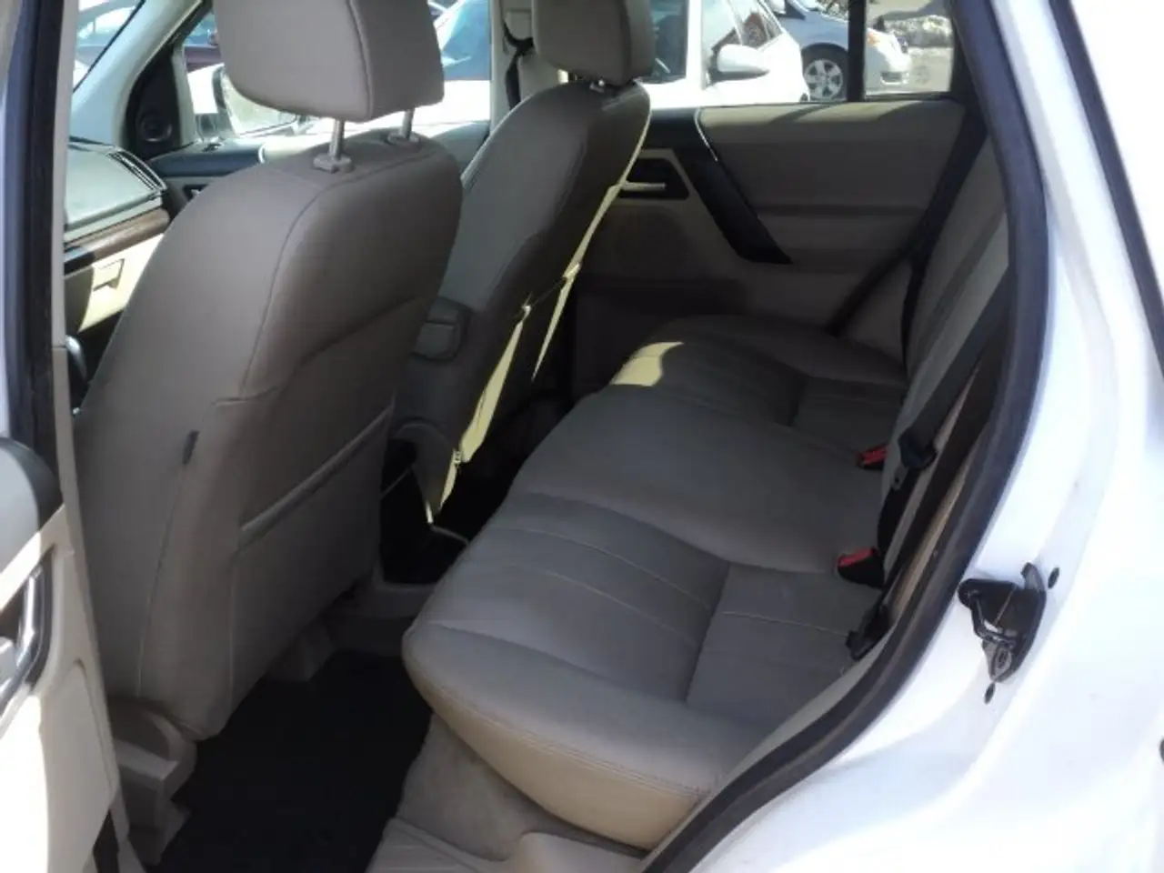Land Rover LR2 снимка Land Rover LR2