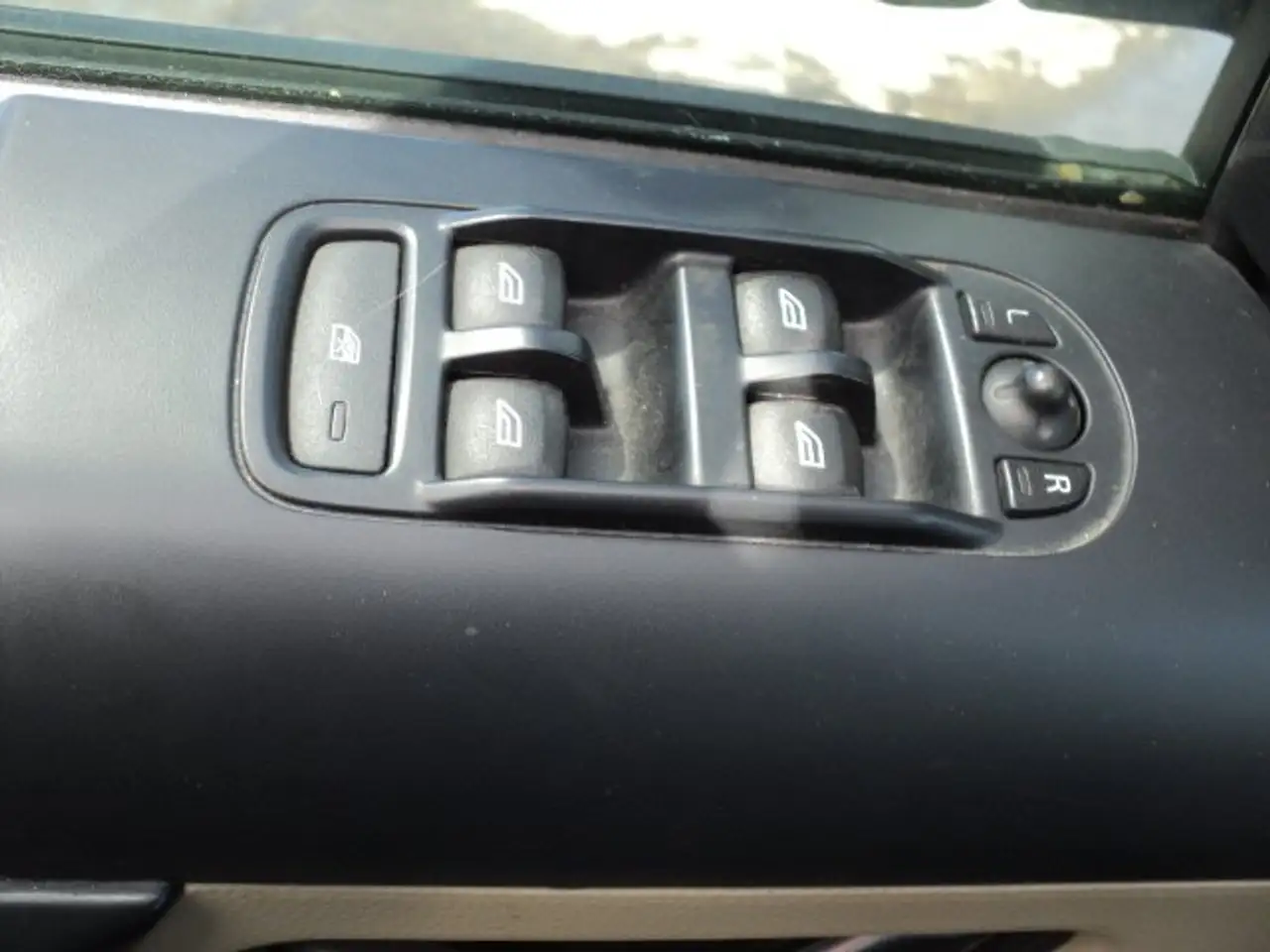 Land Rover LR2 снимка Land Rover LR2