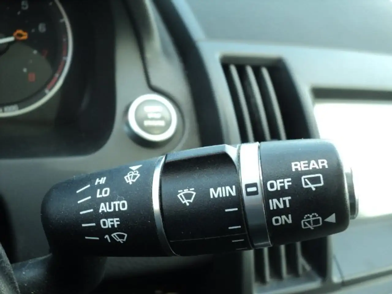 Land Rover LR2 снимка Land Rover LR2