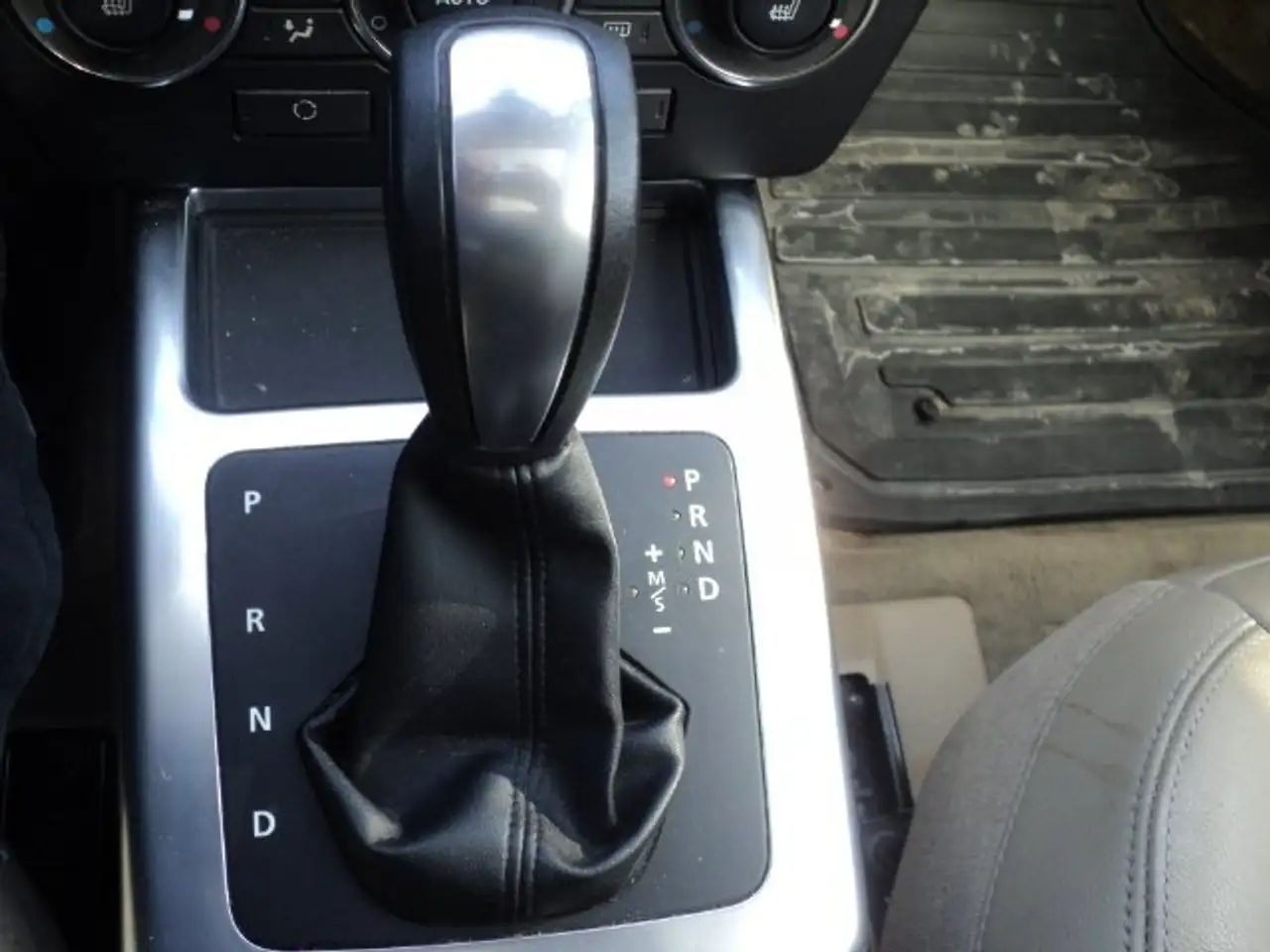 Land Rover LR2 снимка Land Rover LR2