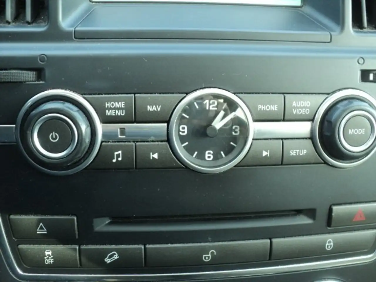Land Rover LR2 снимка Land Rover LR2