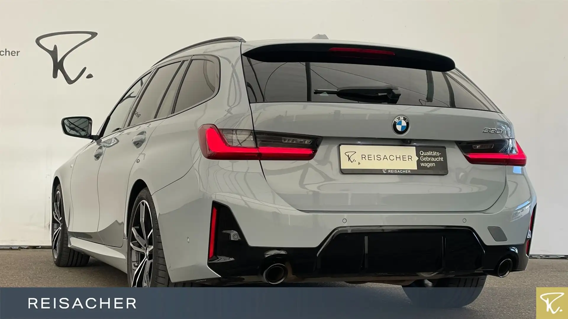 BMW 330 i A Tou M-Sport,AHK,DAProf,Autom Grau - 2