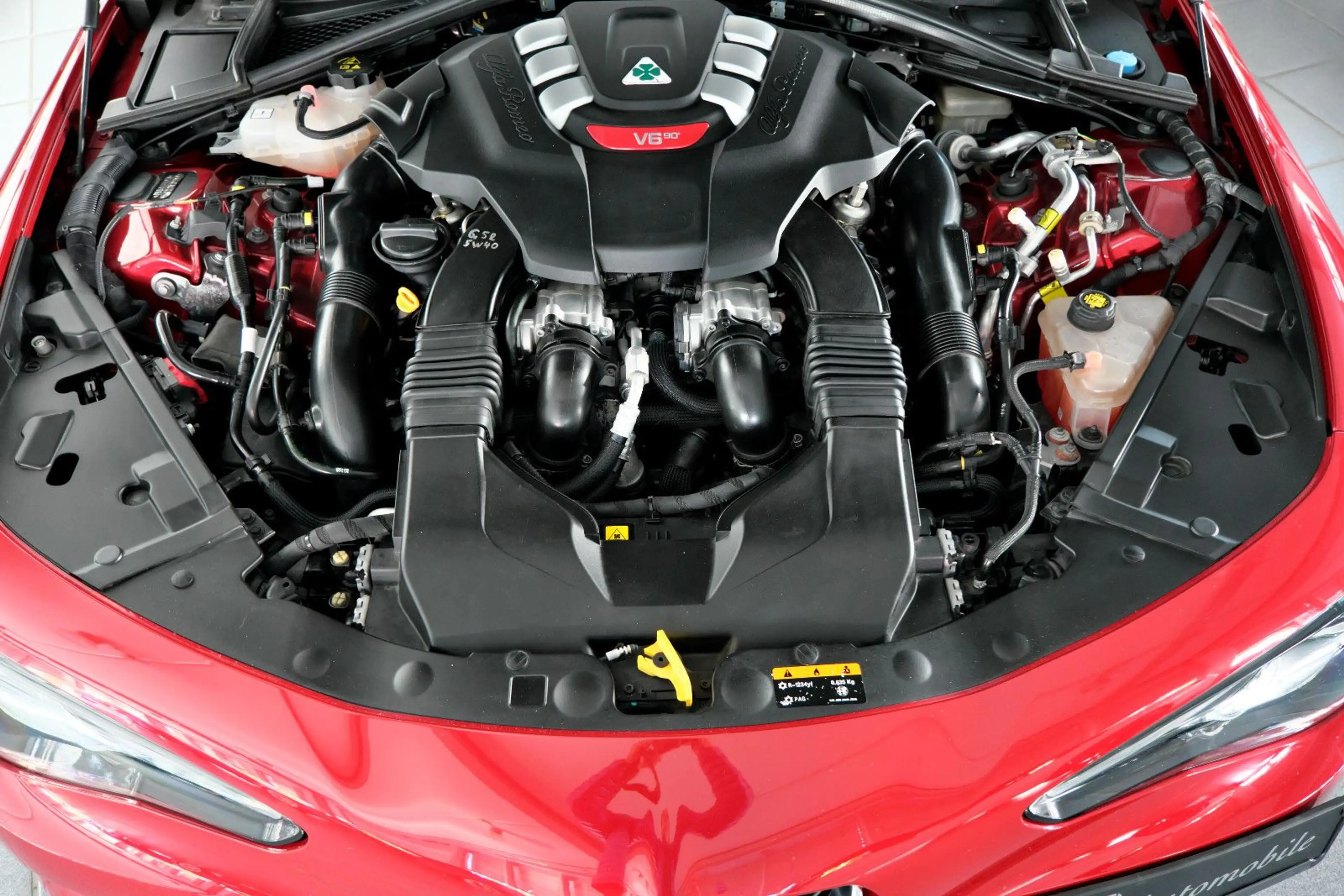 Alfa Romeo Giulia Quadrifoglio Rosso Competizione 1. Hand — photo 22