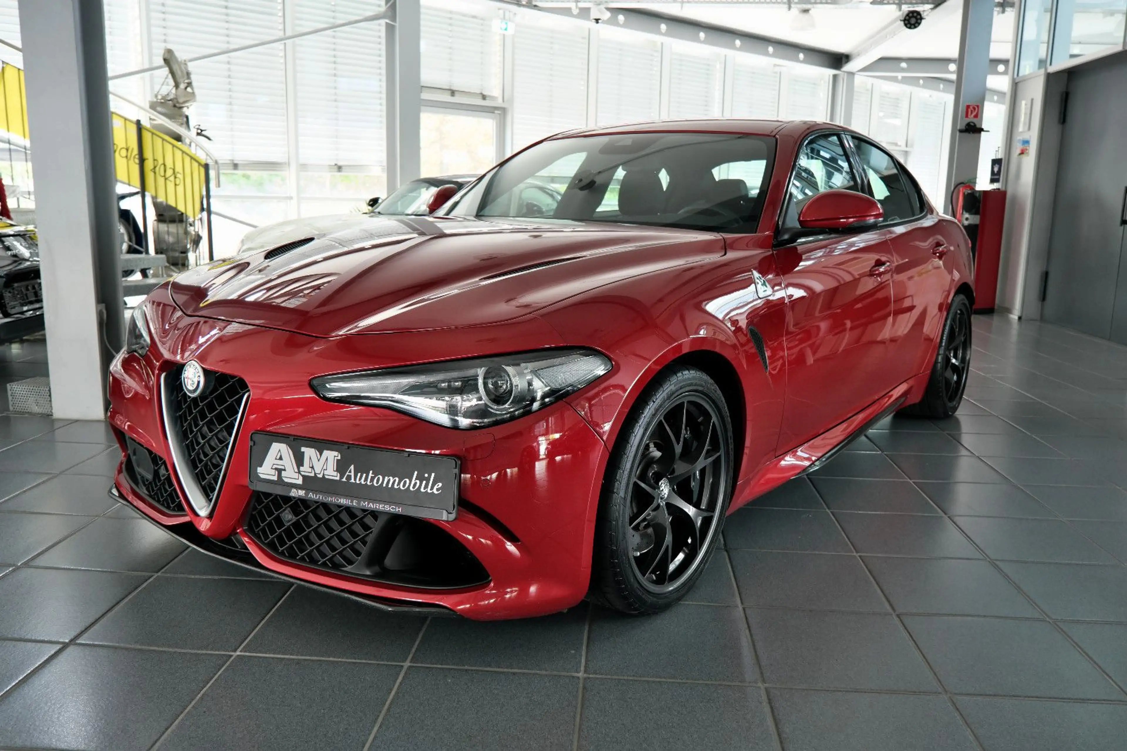 Alfa Romeo Giulia Quadrifoglio Rosso Competizione 1. Hand