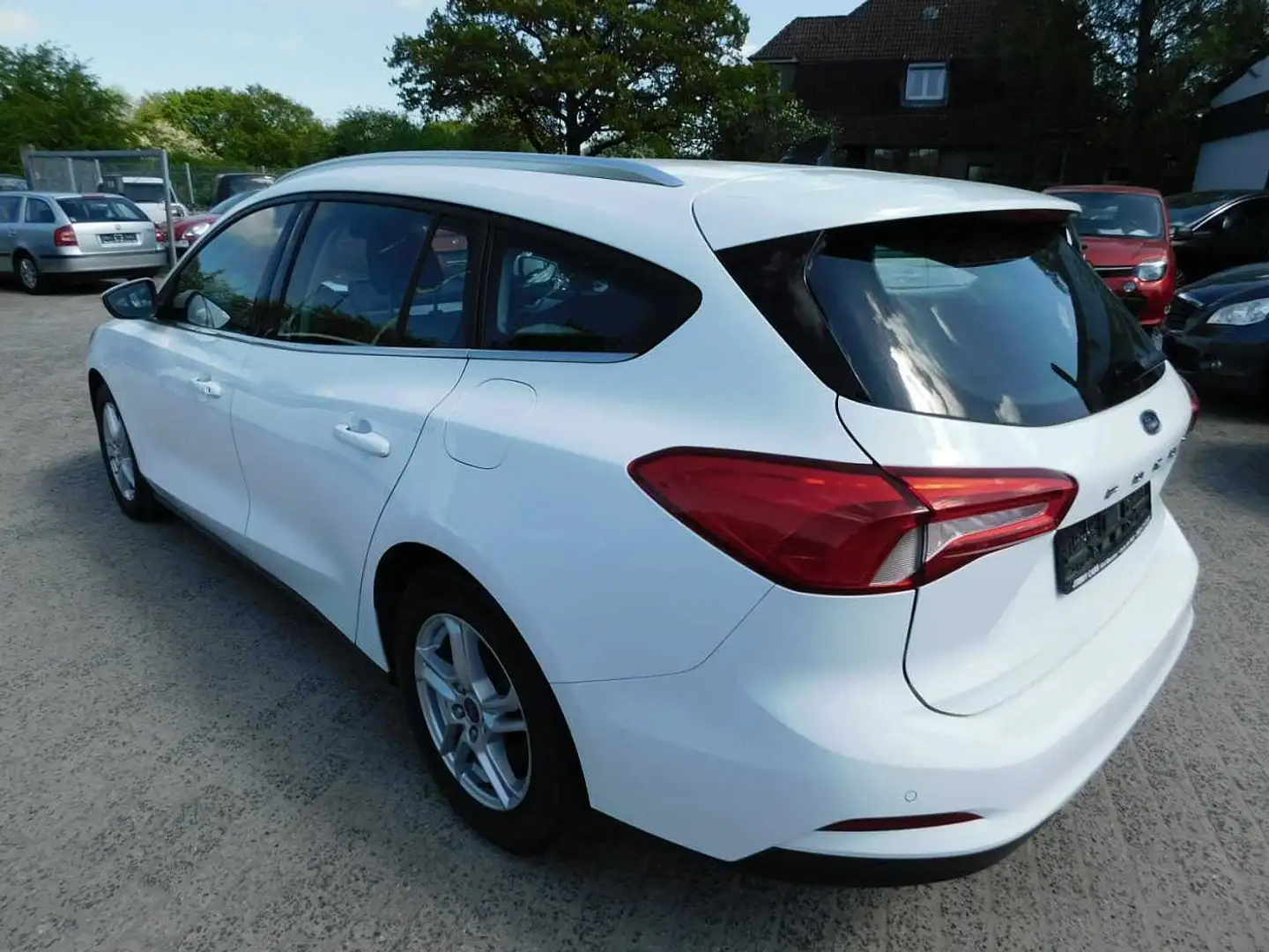Ford Focus Turnier Diesel 2.0 EcoBlue Start-Stopp-System Aut. Weiß - 2