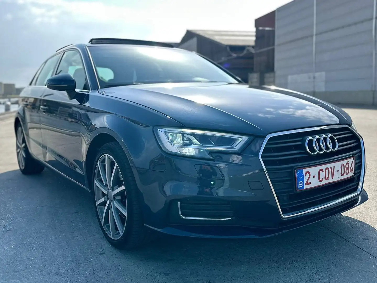 Audi A3 A3 Sportback 1.4 TFSI Ultra Blauw - 1