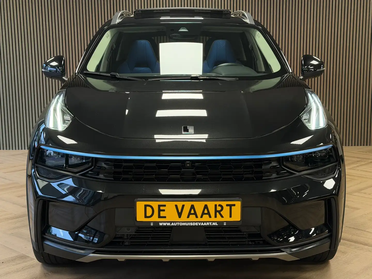 Lynk & Co 01 1.5 AUT. PLUG-IN HYBRIDE PANORAMADAK AIRCO CAMERA Noir - 2