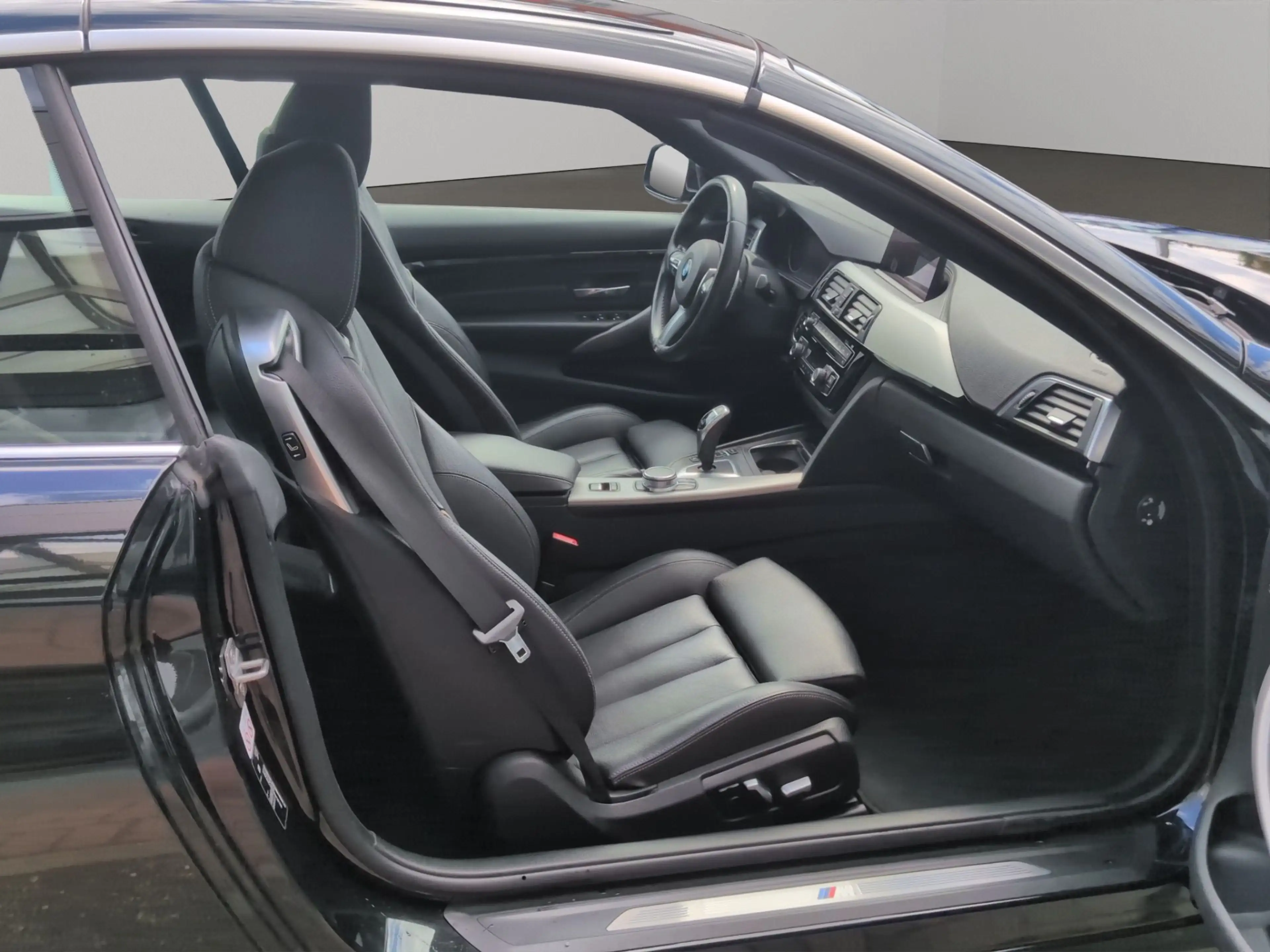 BMW 430 i Cabrio xDrive M Sport — photo 10