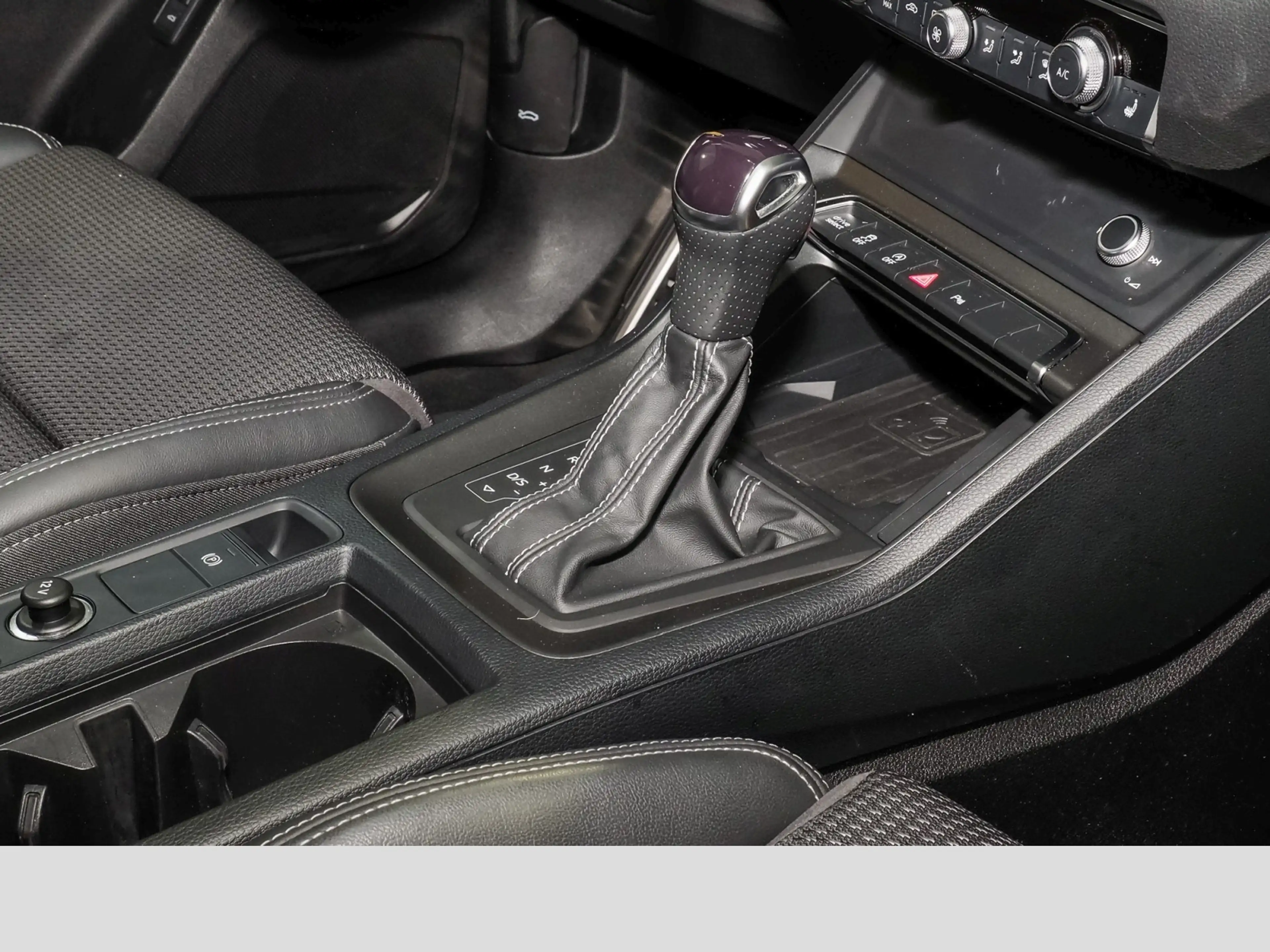 Audi Q3 S LINE 2.0 35 TDI — photo 8