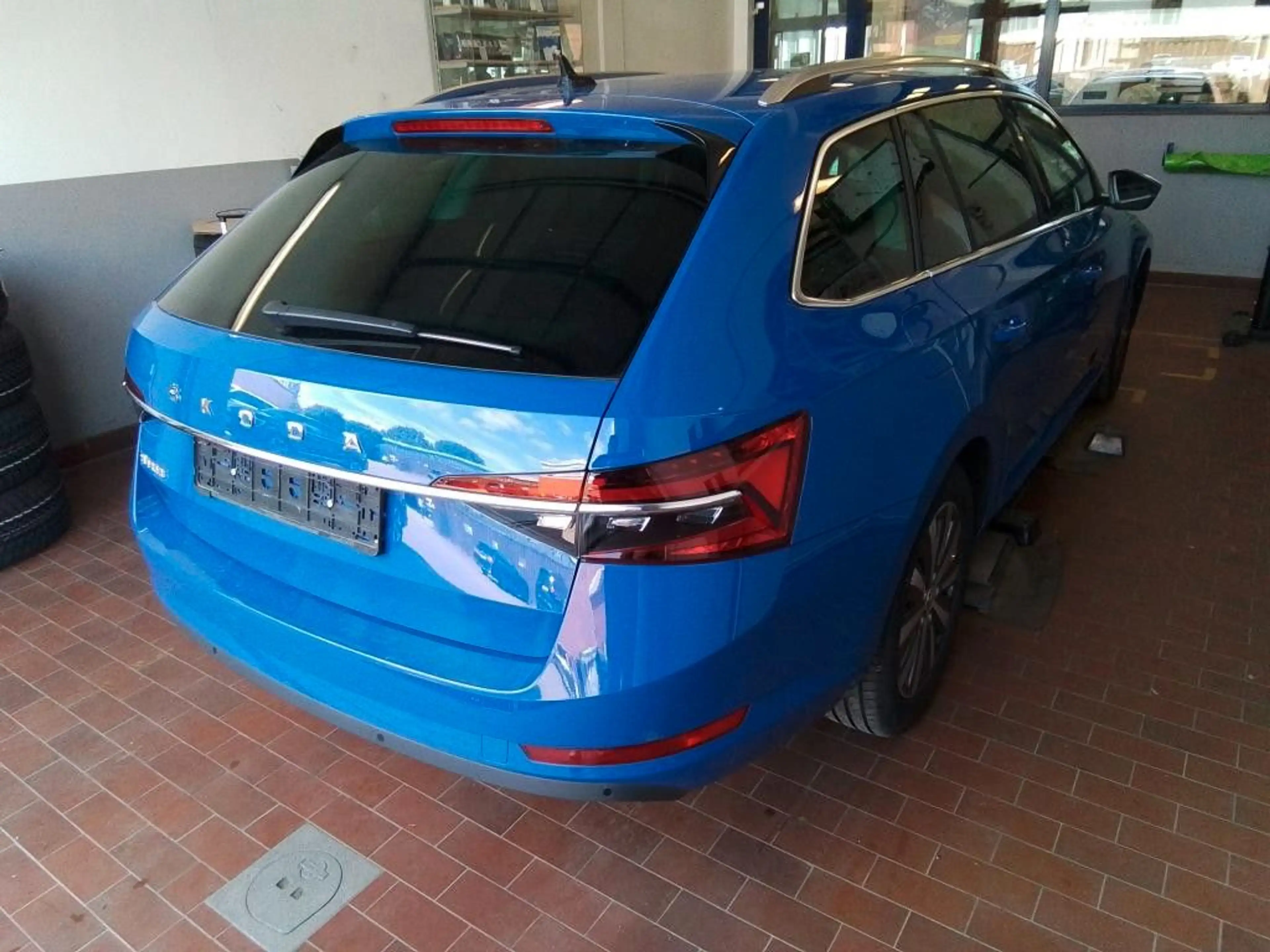 Skoda Superb Combi Style 2.0 TDI DSG LED/NAVI/KESSY — photo 3