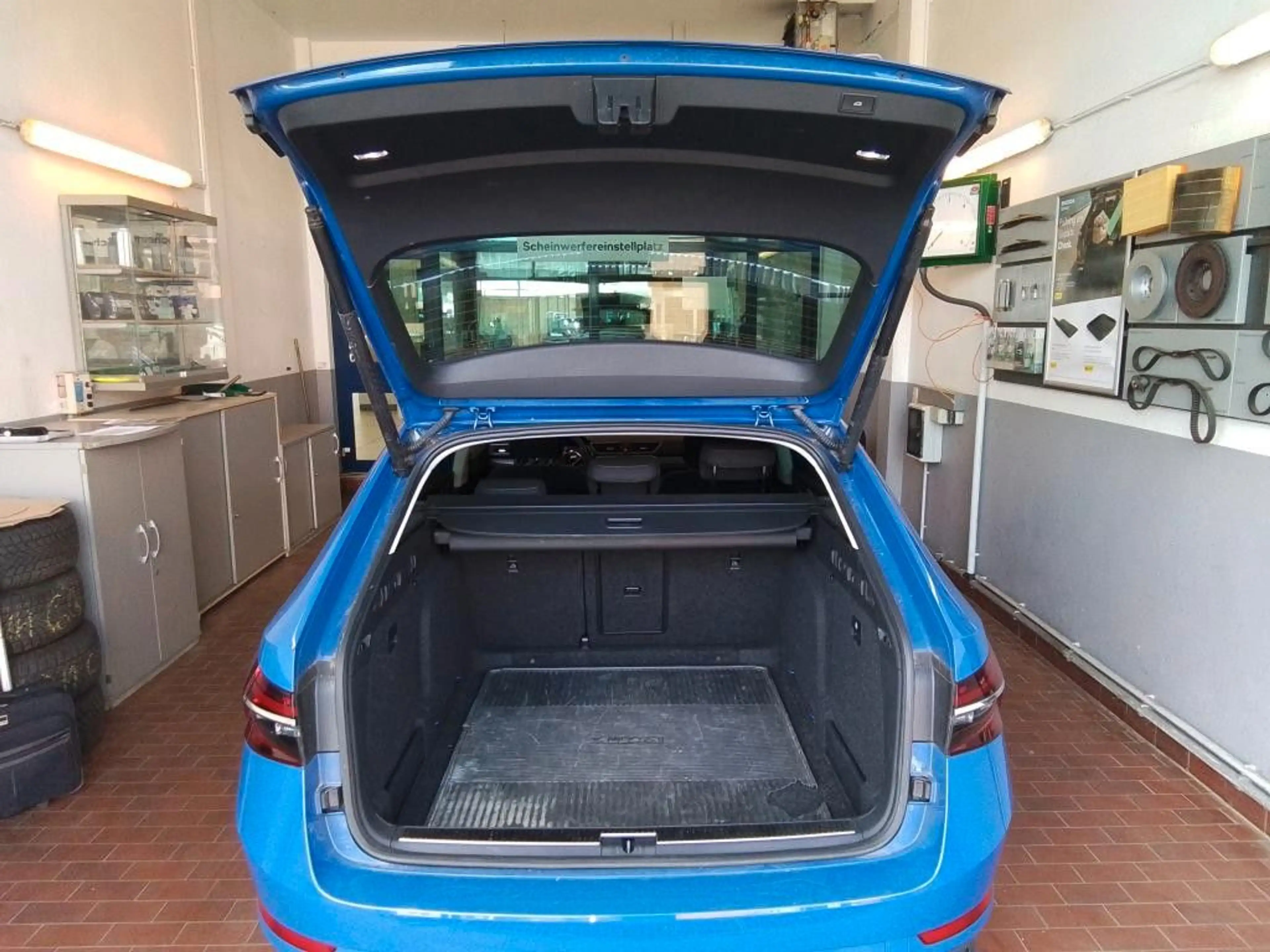 Skoda Superb Combi Style 2.0 TDI DSG LED/NAVI/KESSY — photo 10