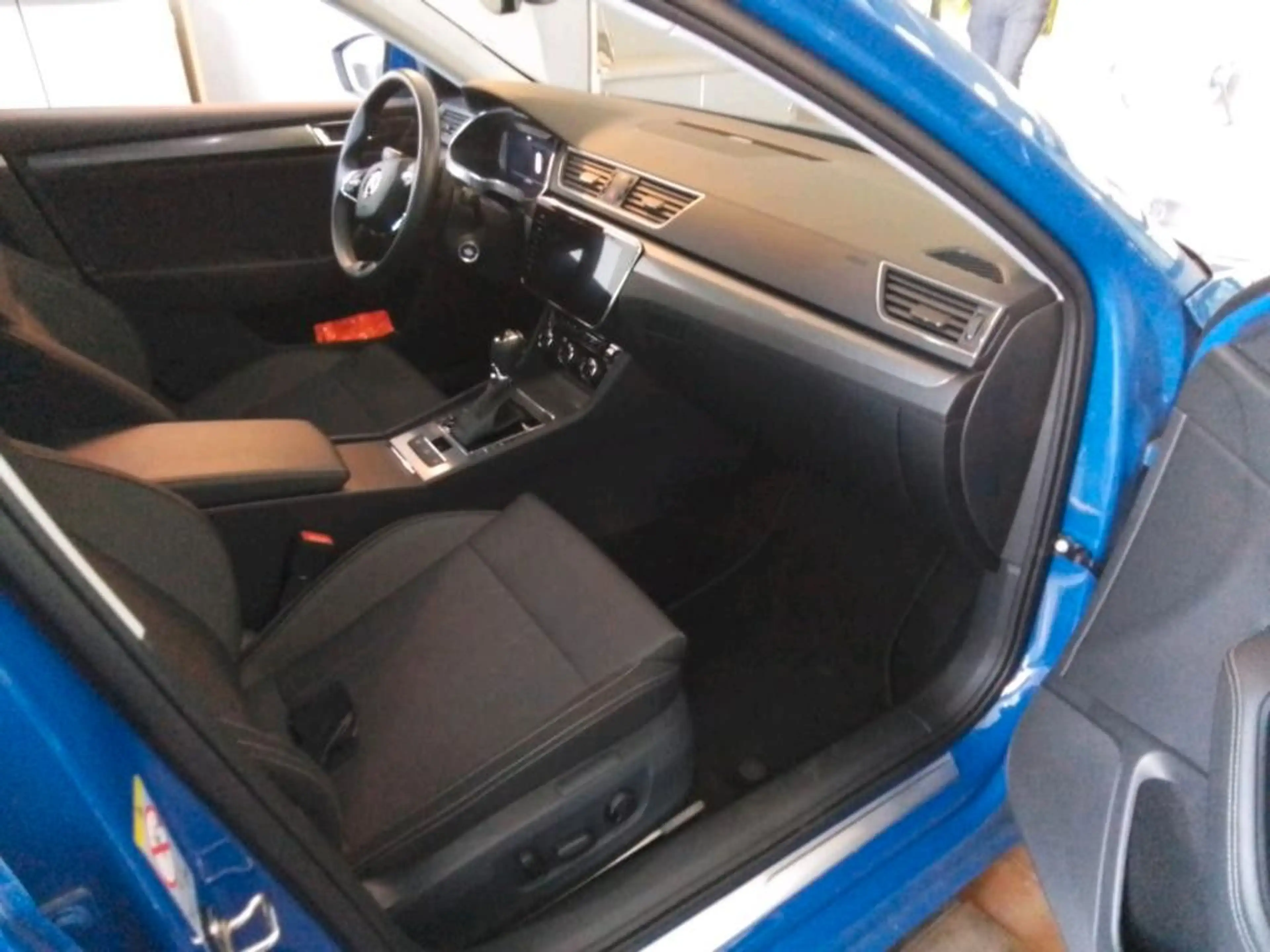 Skoda Superb Combi Style 2.0 TDI DSG LED/NAVI/KESSY — photo 8
