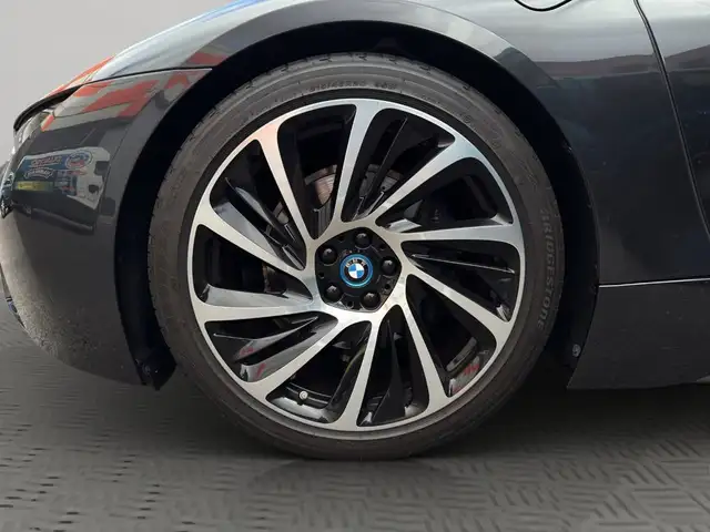 BMW I8 view 9