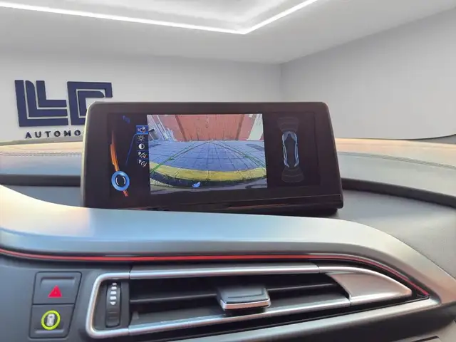 BMW I8 view 13