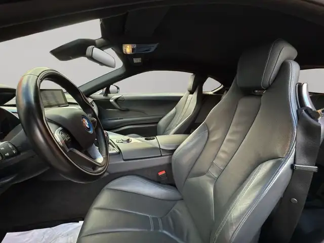 BMW I8 view 10