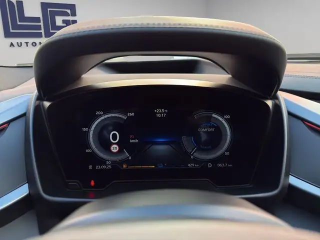 BMW I8 view 11