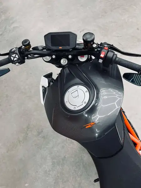 KTM 1290 Super Duke R - foto 4
