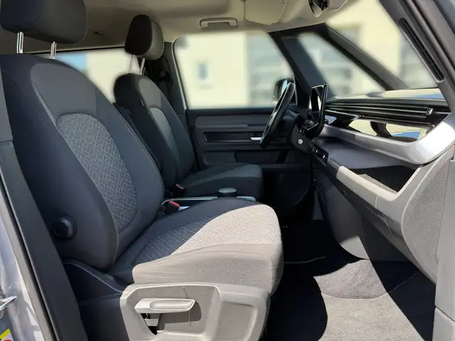 Volkswagen Id. Buzz view 10