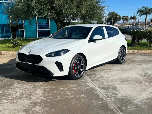 BMW 120 d MSport Pro possibilità noleggio no scoring