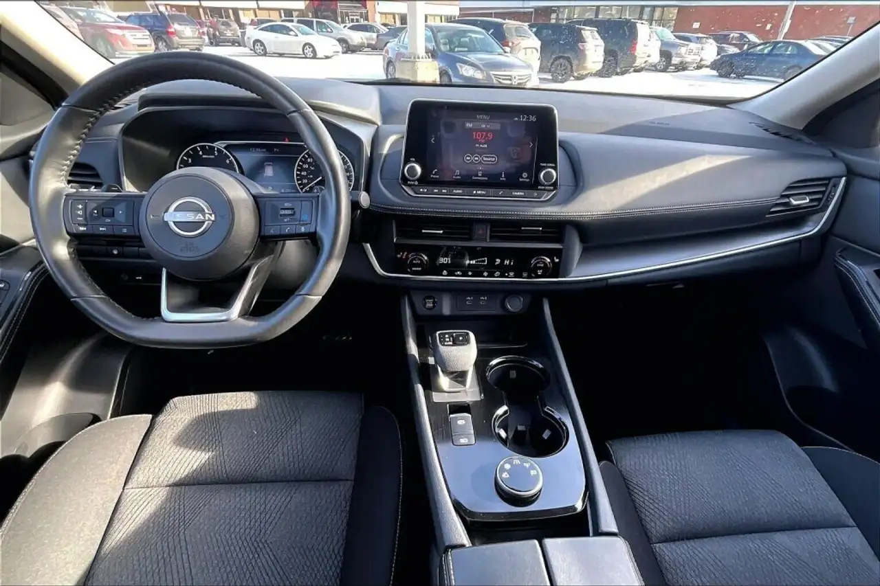 Nissan Rogue снимка Nissan Rogue