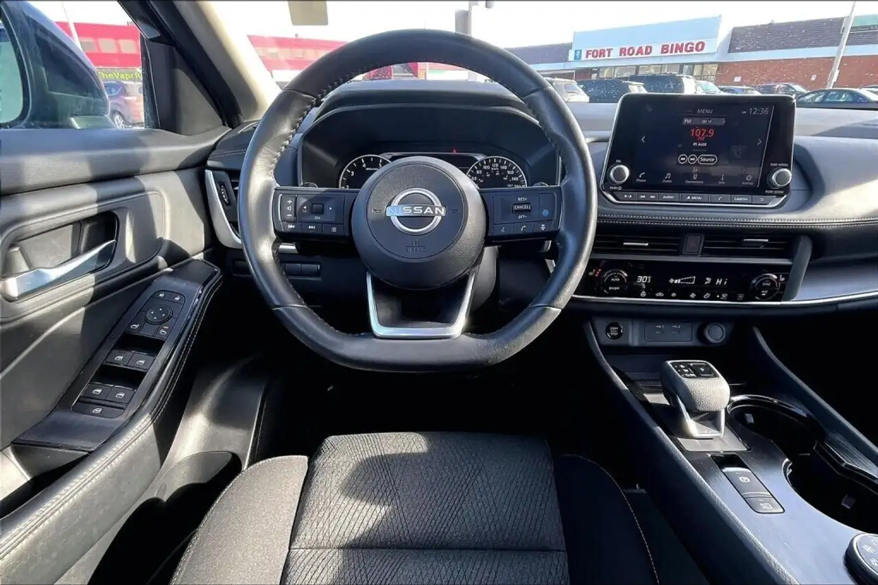 Nissan Rogue снимка Nissan Rogue