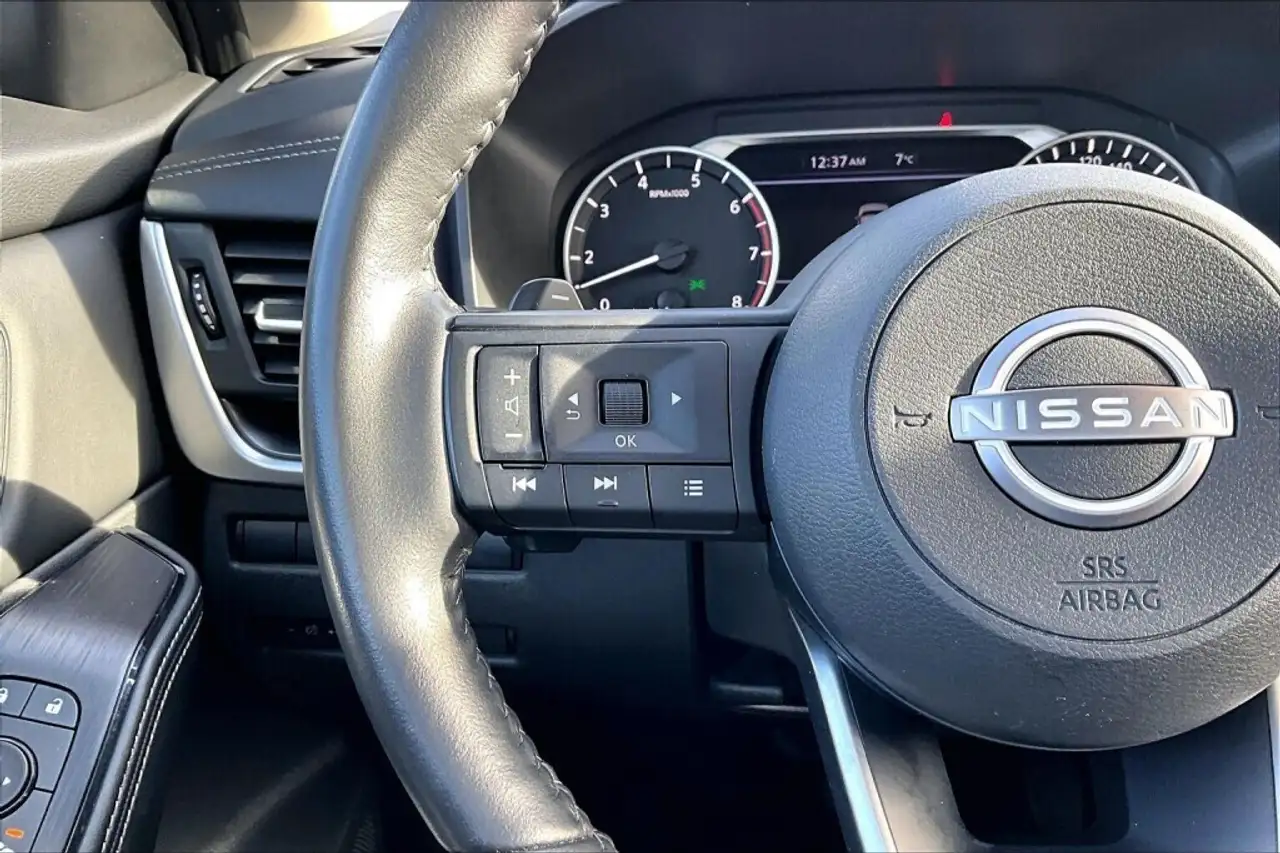 Nissan Rogue снимка Nissan Rogue