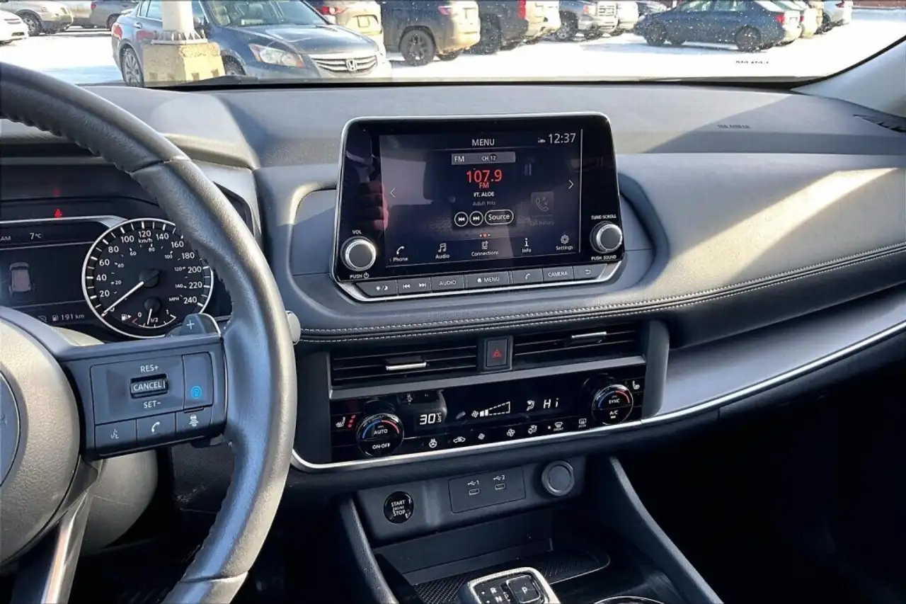 Nissan Rogue снимка Nissan Rogue