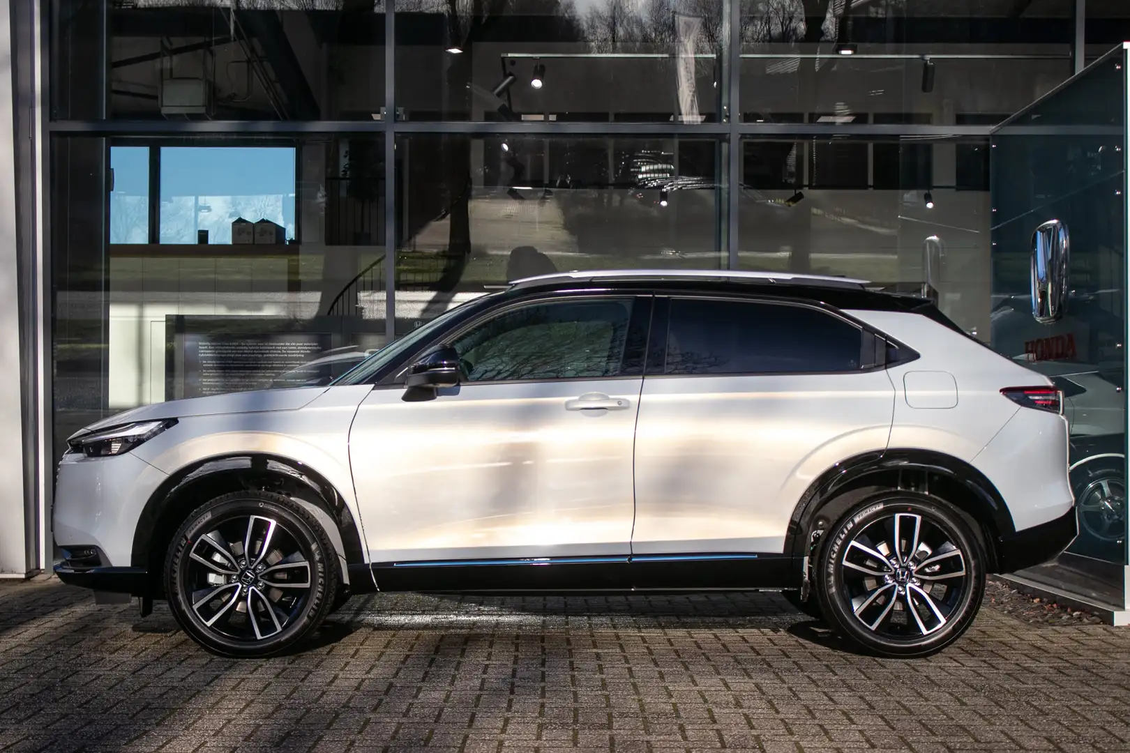 Honda HR-V 1.5 e:HEV Advance Style - All-in rijklrprs | Apple Zilver - 2