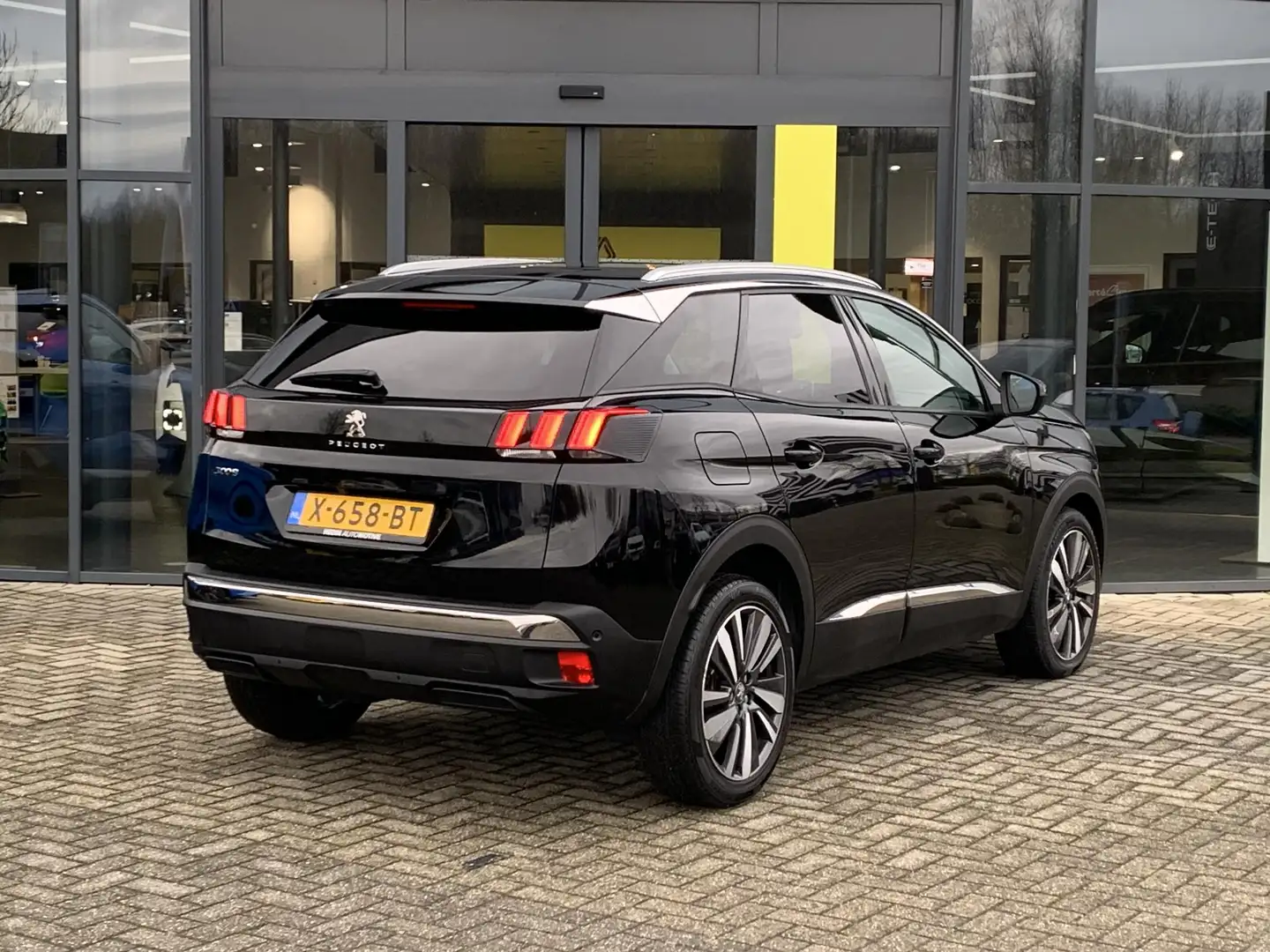 Peugeot 3008 1.2 131pk Blue Lease Executive | Parkeersensoren | Nero - 2