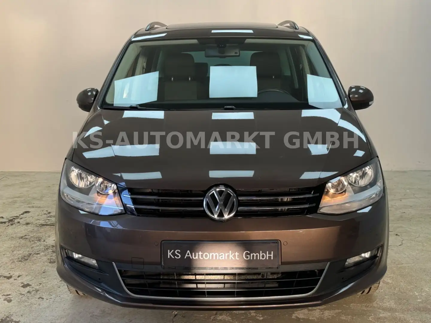 Volkswagen Sharan Comfortline BMT*Panorama*PDC*AHK*7-Sitze* Brązowy - 2