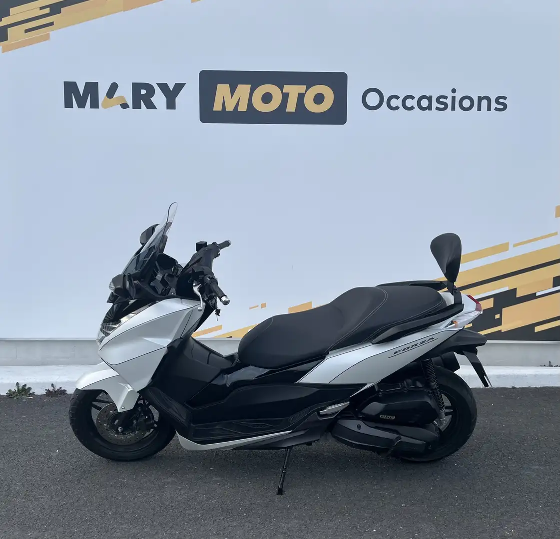 Honda Forza 125 White - 1