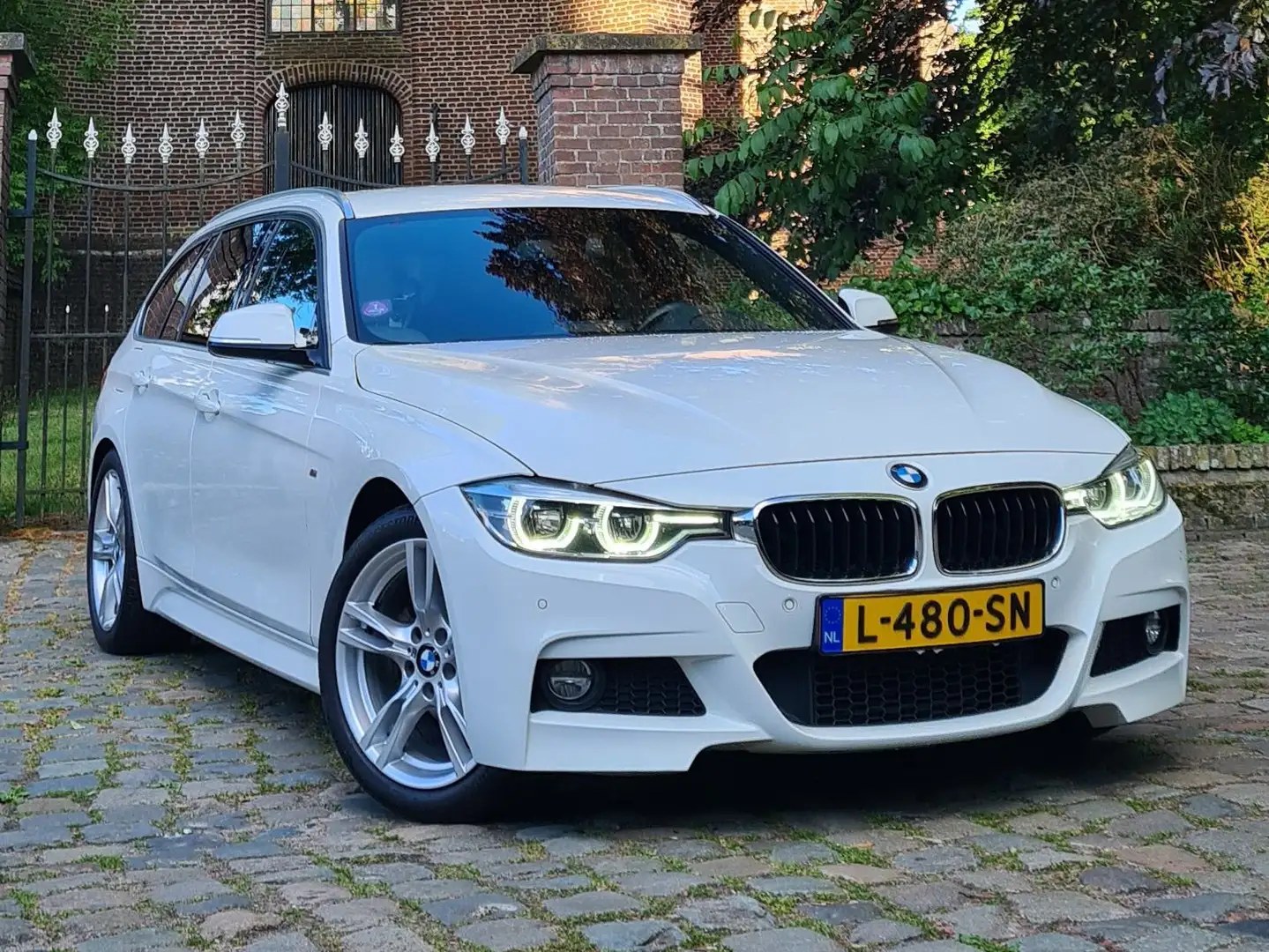 BMW 318 high executive M-Sport Wit - 2