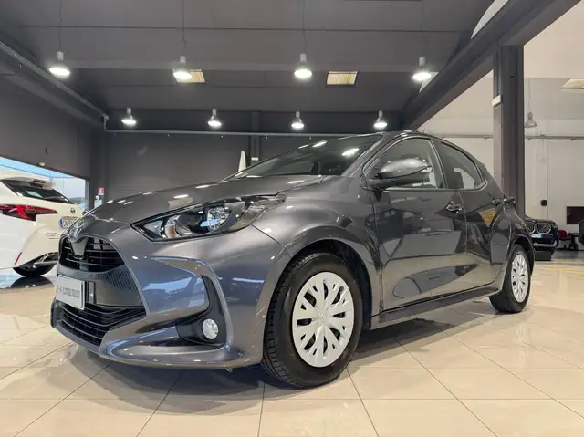 Toyota Yaris 1.0 5 porte Active PREZZO REALE OK NEOPATENTATI CAMERA CRUISE
