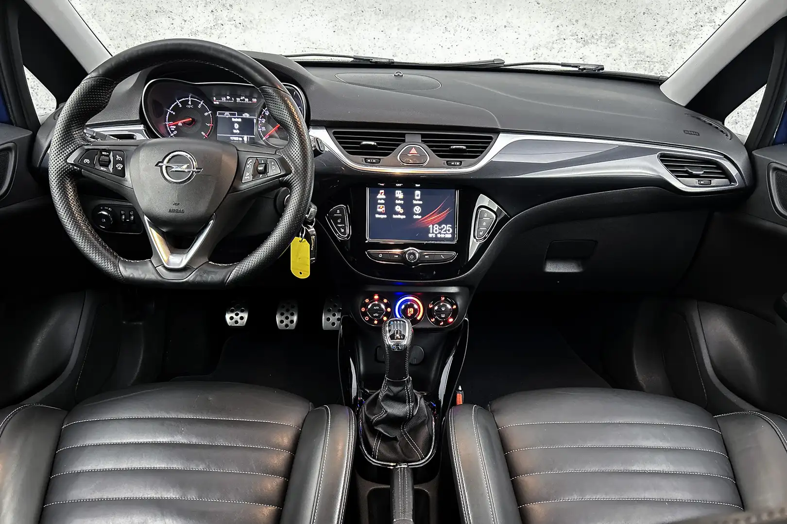 Opel Corsa 1.6 Turbo OPC | Lederen bekleding | Bi-Xenon lampe Mavi - 2
