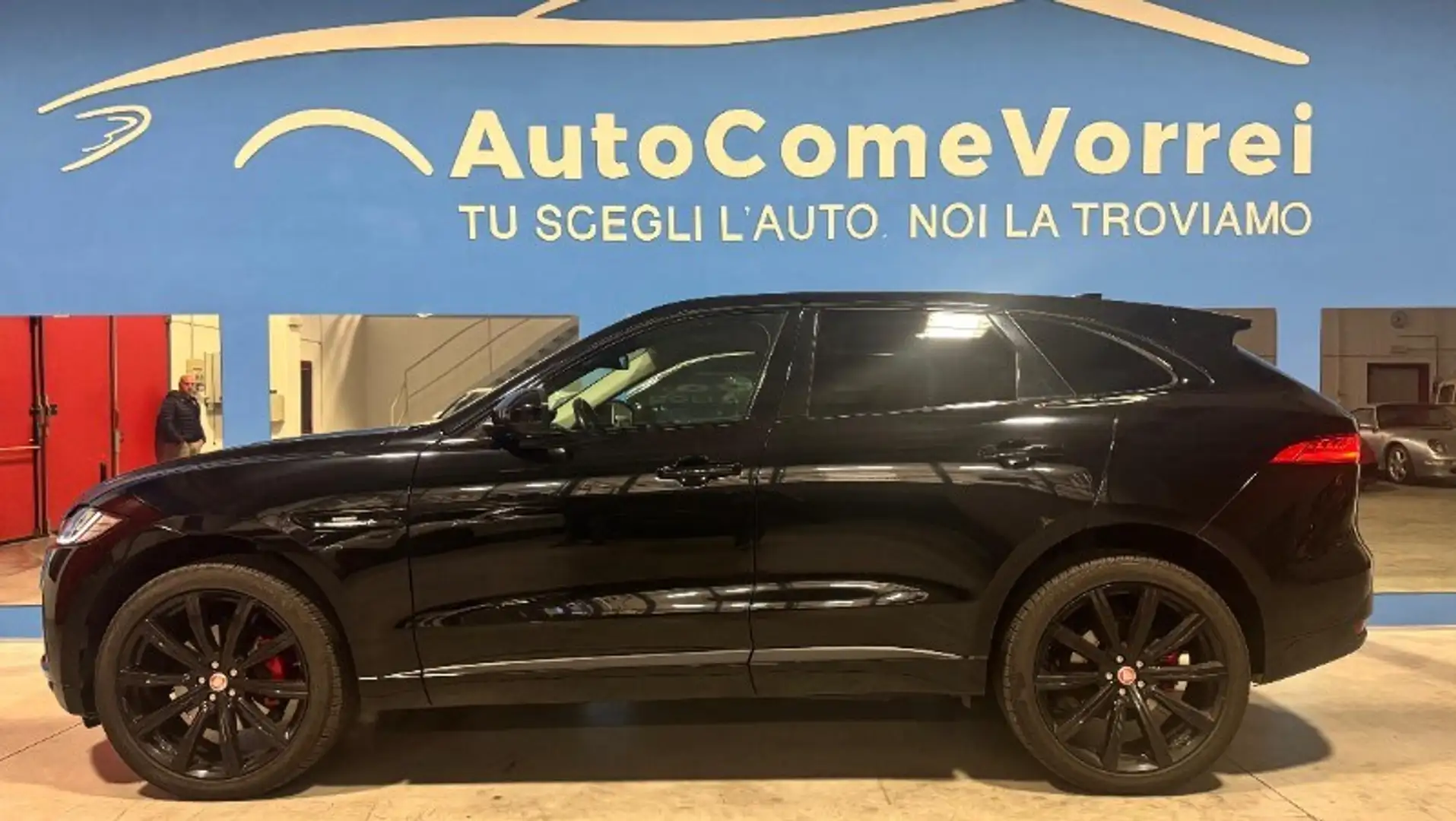 Jaguar F-Pace F-Pace 3.0 D V6 300 CV AWD aut. R-Sport Nero - 2