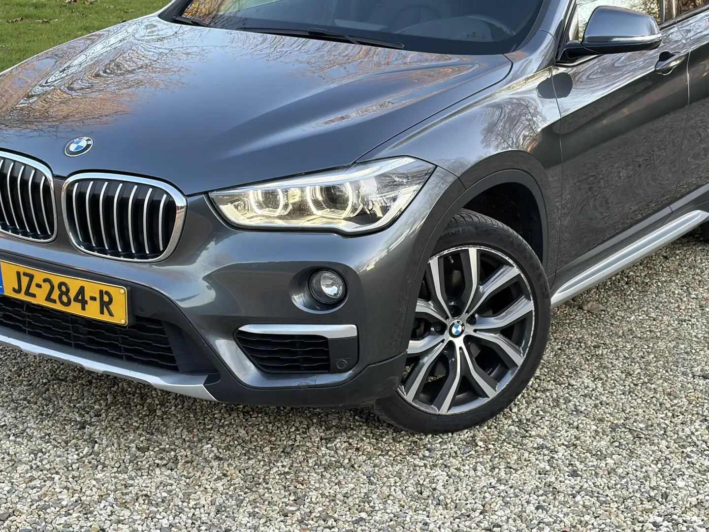 BMW X1 2.0i Automaat High Exe *1e Eig, Pano, Leer, Led* Gris - 2