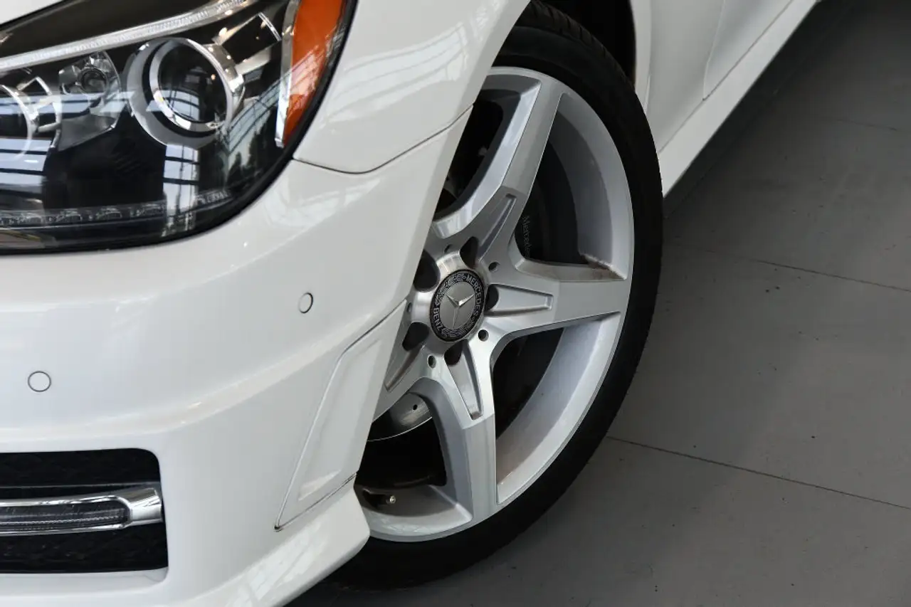 Mercedes-Benz SLK снимка Mercedes-Benz SLK