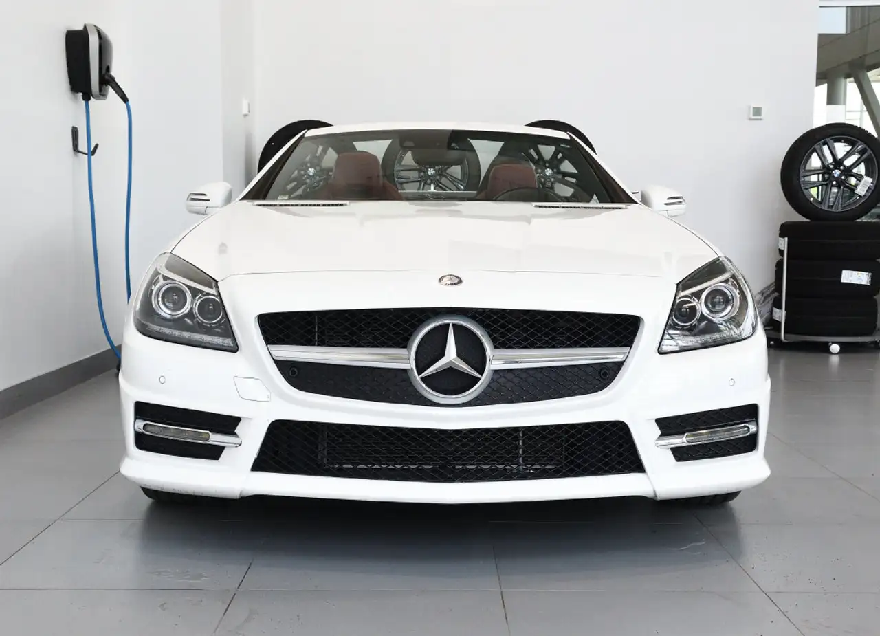 Mercedes-Benz SLK снимка Mercedes-Benz SLK