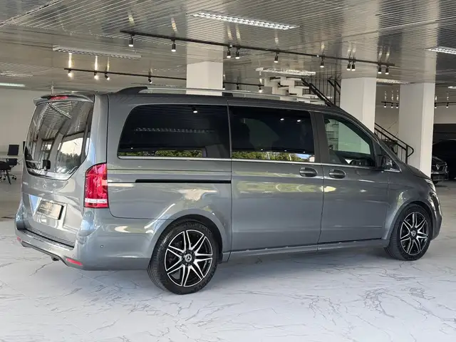 Mercedes-Benz V-Class view 5