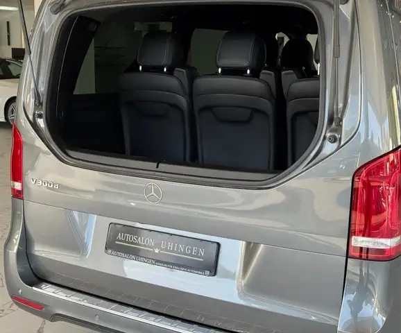 Mercedes-Benz V-Class view 10