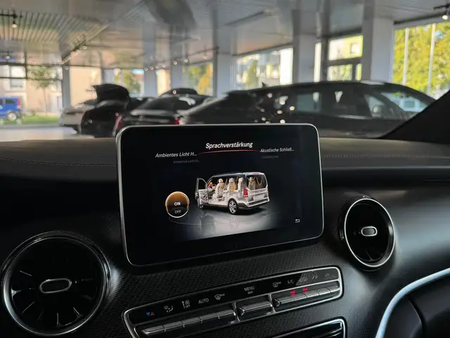Mercedes-Benz V-Class view 27