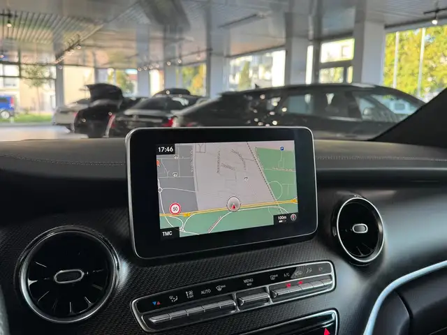 Mercedes-Benz V-Class view 22