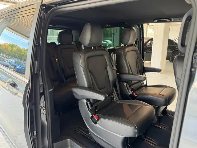 Mercedes-Benz V-Class view 19