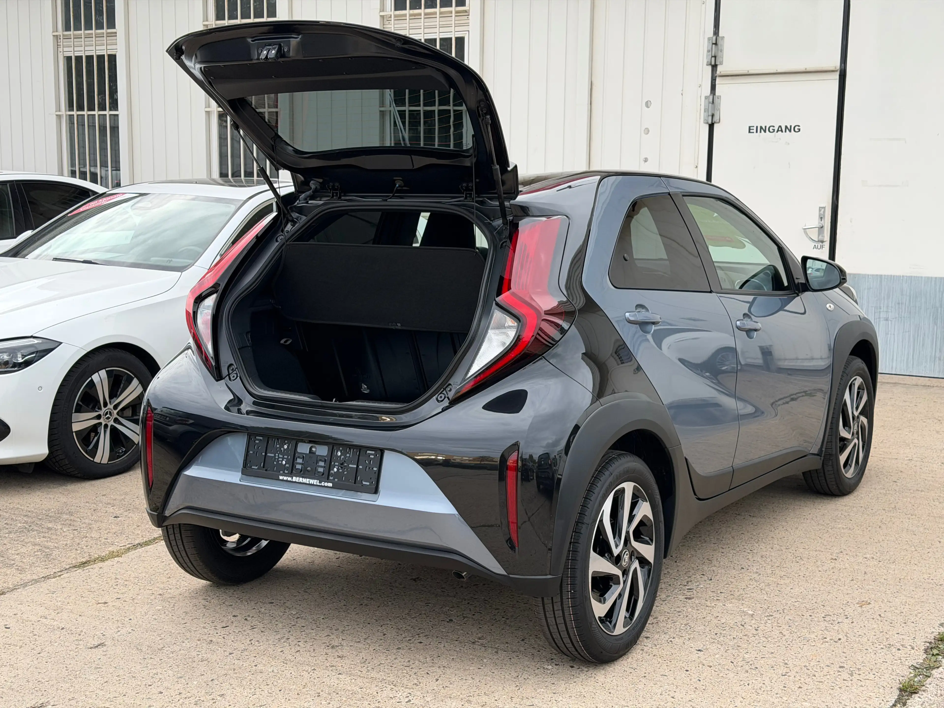 Toyota Aygo X Aygo Teamplayer Alu_CarPlay_Rückfahrkam_Nebelscheinwerfer — photo 14